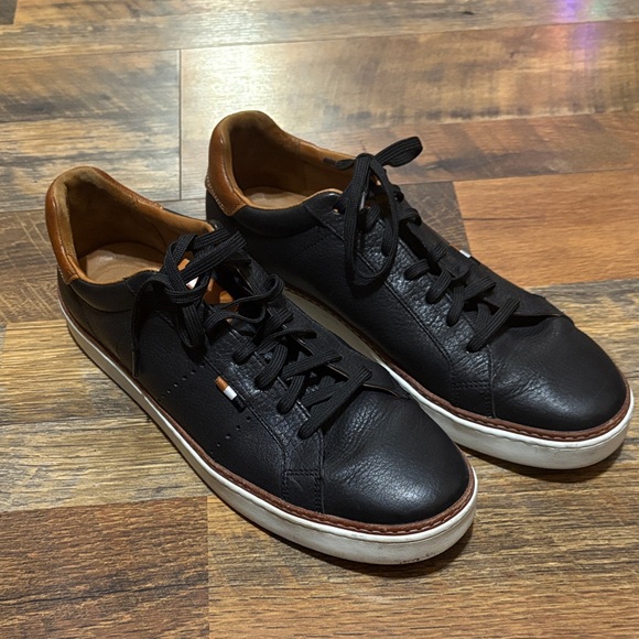 Allen Edmonds Alpha‎ Black and Tan Sneakers